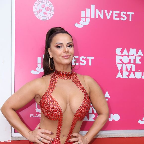 Além do rosto, corpo de Viviane Araújo também sempre foi muito elogiado