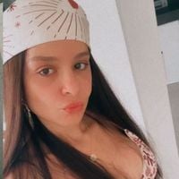 Maiara faz 37: sertaneja comemora aniversário exibindo corpo quase 50 kg mais magro e dá 'ajeitadinha' em biquíni cavado. Veja!