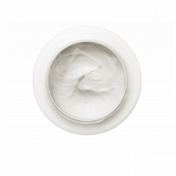 O creme Desodorante Corporal Brésil, da L'Occitane au Brésil, tem textura aveludada e deixa a pele perfumada, hidratada e macia e perfumada