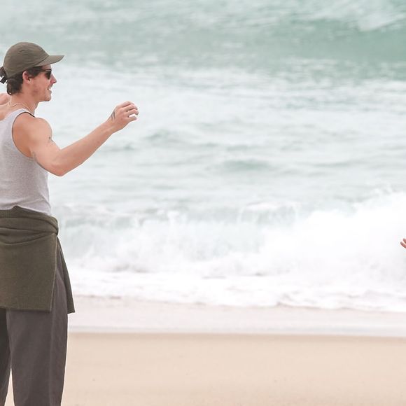 Fotos de Bruna Marquezine e Shawn Mendes mostraram toda sintonia do casal