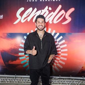 Zé Felipe contou aos seguidores nesta quarta-feira (07): ‘Ficar um tempo sem álcool, é muito treino’