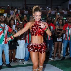 Virgínia garantiu que até o Carnaval estará mais preparada para ser rainha de bateria