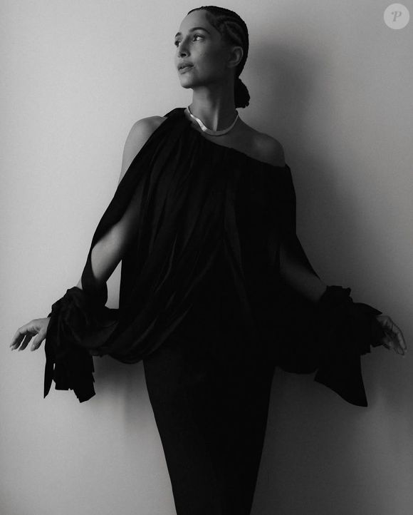 Camila Pitanga usou look customizado por Marco Ribeiro