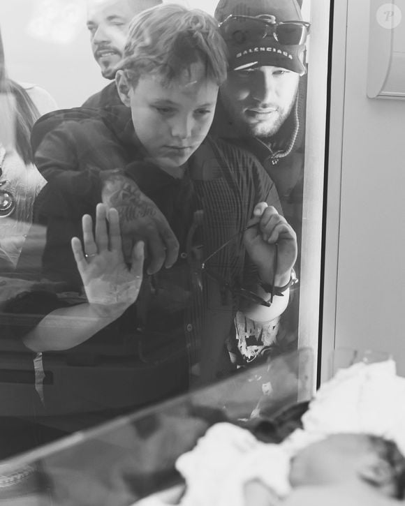 Quando Amanda Kimberlly deu à luz Helena, Mavie tinha poucos meses de vida