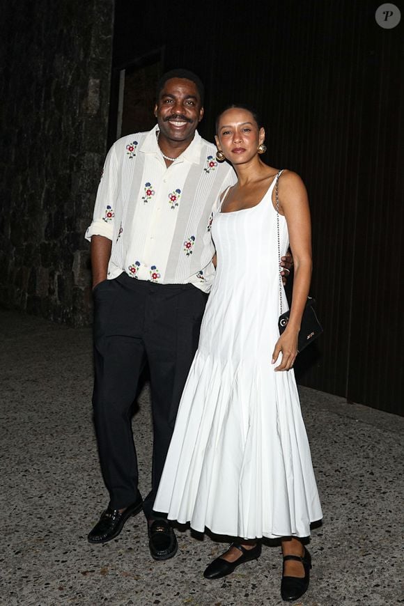 Tais Araújo e Lázaro Ramos foram ao aniversário de 54 anos de Luciano Huck