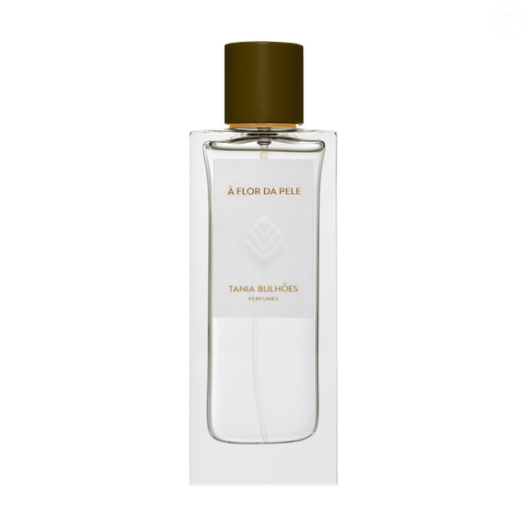 À Flor da Pele (Tânia Bulhões) - 80ml | R$ 520,00 - Com lichia, mandarina, peônia e madeiras nobres, a fragrância aposta em uma experiência sensorial intensa. Mais do que perfume, propõe uma conexão emocional com quem usa