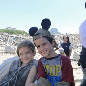 O ator mirim que interpretou o Jorginho (Batata) na primeira fase de Avenida Brasil (2012) foi Bernardo Simões que também foi lembrado nos registros inéditos dos bastidores de Mel Maia (Rita)