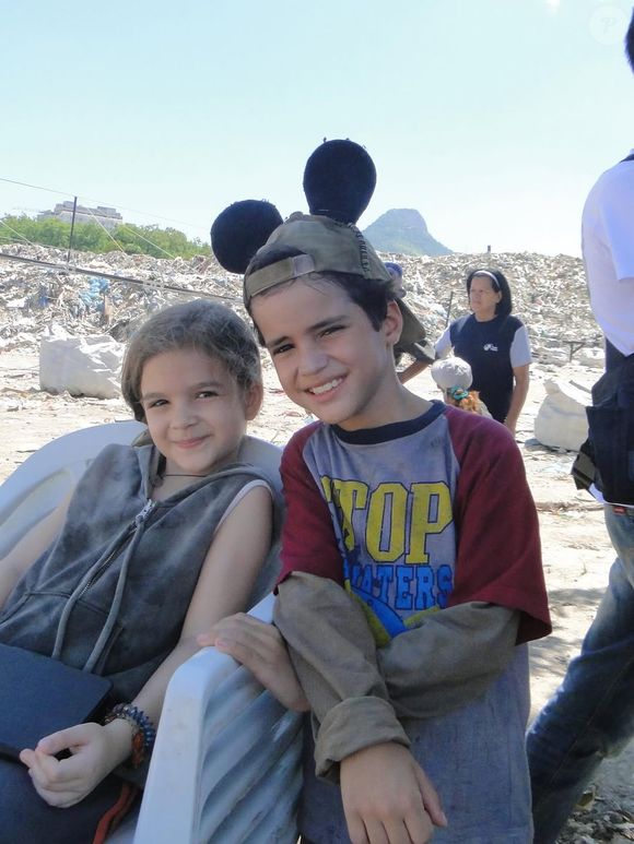 O ator mirim que interpretou o Jorginho (Batata) na primeira fase de Avenida Brasil (2012) foi Bernardo Simões que também foi lembrado nos registros inéditos dos bastidores de Mel Maia (Rita)