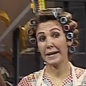 'Ainda haverá festa': após polêmica com Zezé Di Camargo, SBT exibe episódio inédito de Chaves e web aponta mensagem oculta