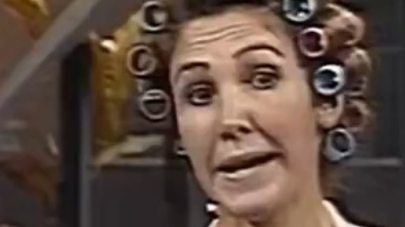 'Ainda haverá festa': após polêmica com Zezé Di Camargo, SBT exibe episódio inédito de Chaves e web aponta mensagem oculta