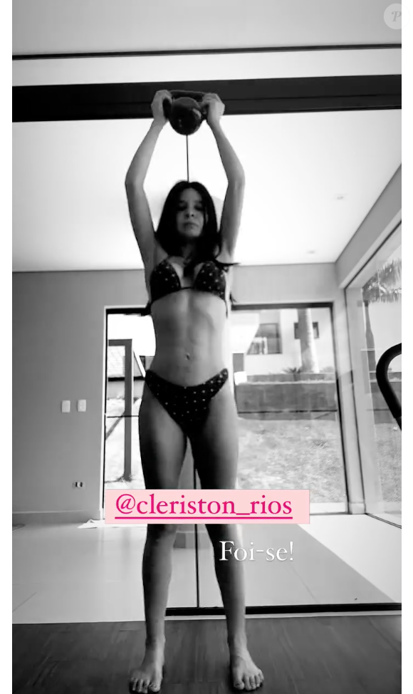 Neste sábado (11), Maiara apareceu se dedicando aos treinos apenas de biquíni