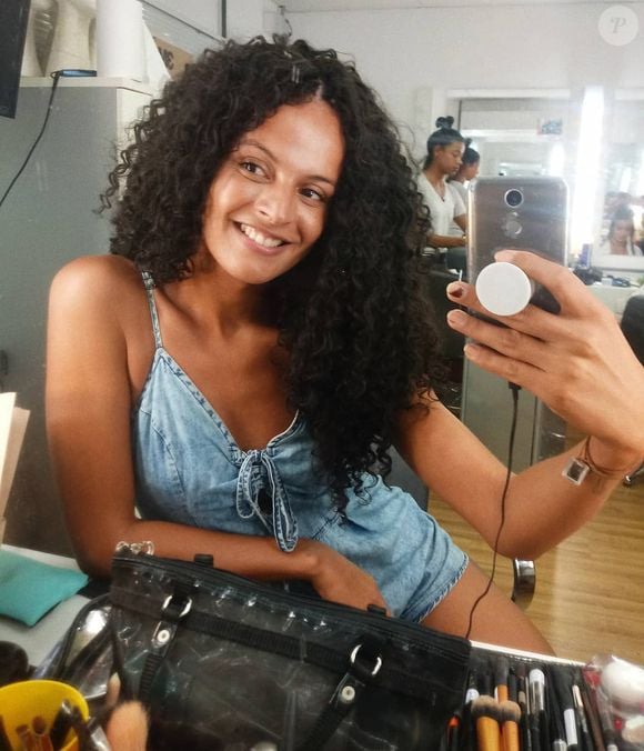 Apesar da beleza já destacante na época, Gabriela Loran tinha inseguranças com a própria aparência