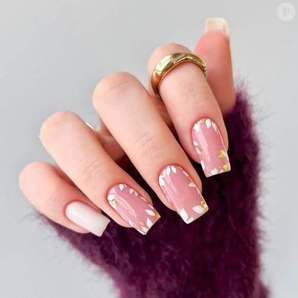 Unhas decoradas clarinhas: essa inspiração clean pode ser a inspiração perfeita para o dia a dia