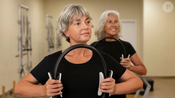 Segundo estudos sobre envelhecimento, quando pessoas mais velhas deixam de se preocupar em serem queridas por todos, isso não significa que desistiram da vida social ou que se tornaram mal-educadas.