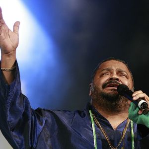 RIO DE JANEIRO, BRAZIL - AUGUST 11:   Arlindo Cruz performs during the 21st Brazilian Music Awards 2010 at the Theatro Municipal on August 11, 2010 in Rio de Janeiro, Brazil. (Photo by Buda Mendes/LatinContent via Getty Images)