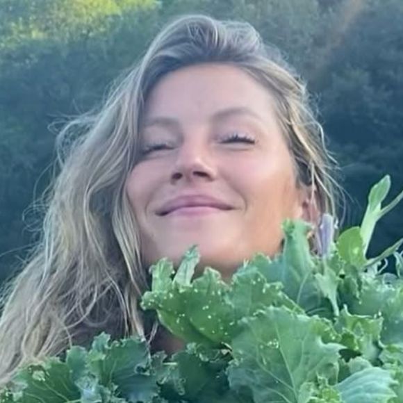 No livro, Gisele Bündchen compartilha suas receitas favoritas, mas também dá dicas sobre saúde e bem-estar