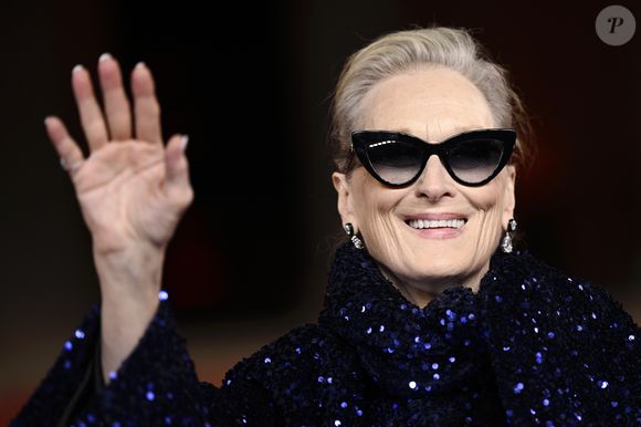 Segundo o The Hollywood Reporter, Meryl Streep recusou convite para o Met Gala 2026 após a confirmação de Jeff Bezos e Lauren Sánchez Bezos como copresidentes do evento