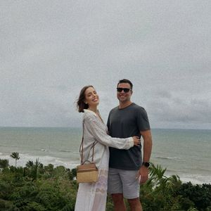 Casados há 15 anos, Fabiana Justus e Bruno Levi D'Ancona renovaram os votos neste sábado, dia 22 de agosto de 2026