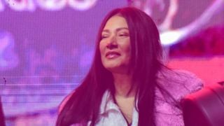 Aparência de Simaria volta a chamar atenção durante aparição da artista no show da irmã, Simone Mendes. Veja fotos!