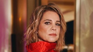 Aos 52 anos e vivendo Pilar em 'Quem Ama Cuida', Isabel Teixeira precisou mudar a dieta após descobrir síndrome rara que facilita o câncer: 'Tenho que cuidar da minha alimentação'