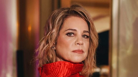 Aos 52 anos e vivendo Pilar em 'Quem Ama Cuida', Isabel Teixeira precisou mudar a dieta após descobrir síndrome rara que facilita o câncer: 'Tenho que cuidar da minha alimentação'