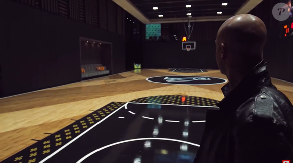Propriedade de Drake impressiona com uma quadra de basquete nas dimensões regulamentares da NBA