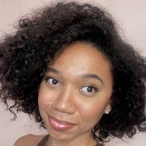 Telespectadora de 'Vale Tudo', Victoria Souza se inspirou na personagem de Maria de Fátima para adotar cabelo curto