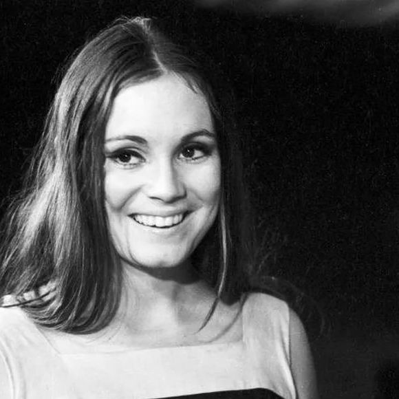 Regina Duarte também esteve presente em 'Minha Doce Namorada', exibida pela Globo em 1971