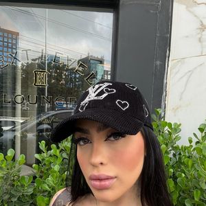 Depois do corpo, MC Mirella passou por mais uma mudança significativa em seu rosto, essa há pouco tempo