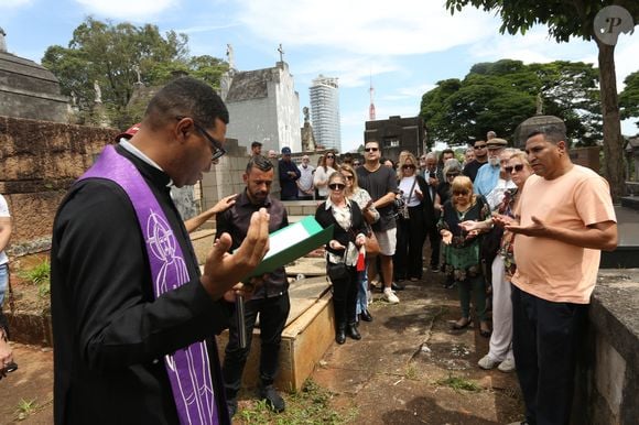 Juca de Oliveira ganhou missa de corpo presente pouco antes de ser sepultado