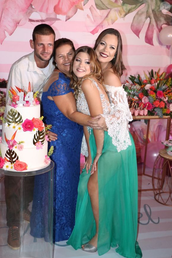 Sobrinha de Xuxa, Nikki Meneghel perde a mãe pouco mais de nove anos após a morte do pai, Cirano