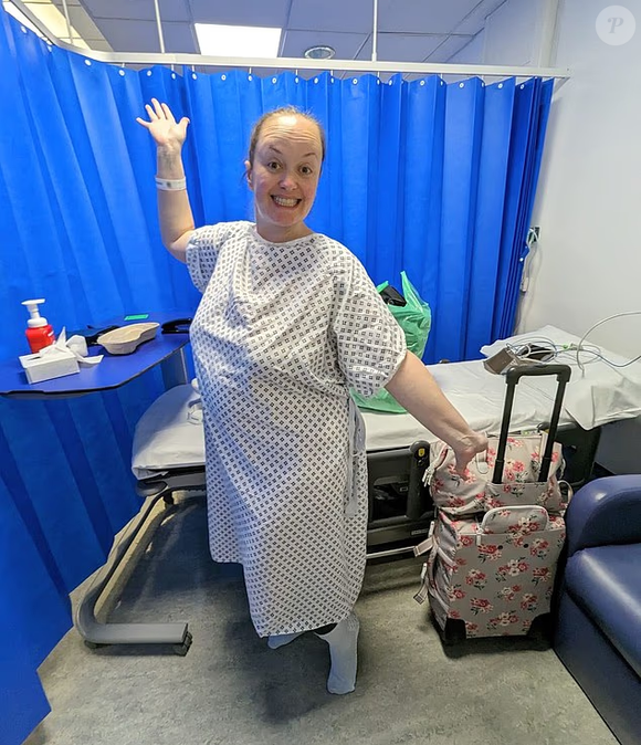 A britânica Zoë Handscomb-Edwards, de 44 anos, recebeu um diagnóstico devastador enquanto vivia o início da gestação de sua filha.