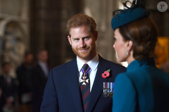 A presidente da Sentebale revelou ainda uma queda significativa nos doadores depois que Harry e Meghan deixaram os deveres reais em 2020 e foram para a Califórnia, nos Estados Unidos. Ela alegou que o drama em torno da separação entre os Sussex e a família real havia se tornado um grande risco para a instituição de caridade.