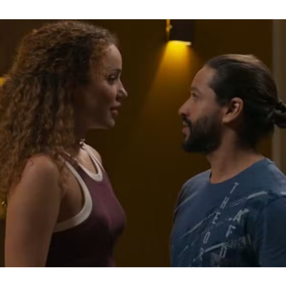 Gilda e Pascoal deixam o flerte de lado e assume o namoro na novela Vale Tudo