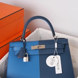 Bolsa de Virgínia é uma edição limitada da marca e não está mais no mercado, e seu valor pode variar de R$ 125,8 mil e R$ 132,25 mil