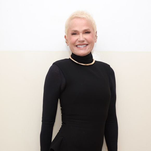 Xuxa Meneghel saiu em defesa da filha, Sasha Meneghel, e da melhor amiga, Bruna Marquezine, após o vazamento dos comentários pejorativos da influenciadora Isabella Rabello