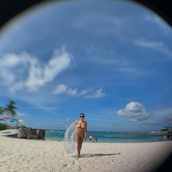 Corpo definido de Vanessa Giácomo rendeu muitos elogios para a atriz, que está afastada das novelas desde 'Travessia'