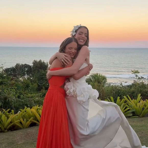 Fabiana Justus renovou seus votos de casamento em um resort na Bahia