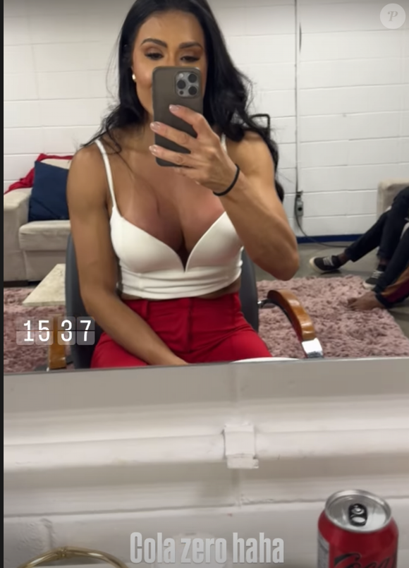 No entanto, Gracyanne confessou estar viciada em Coca-Cola zero açúcar, costume que adquiriu no 'BBB 25'