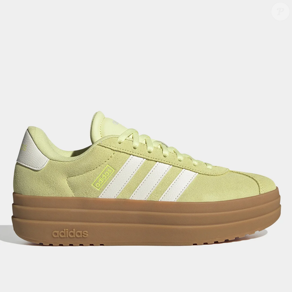 Tênis Adidas VL Court Bold ganha destaque por unir conforto, estilo e versatilidade para a rotina feminina