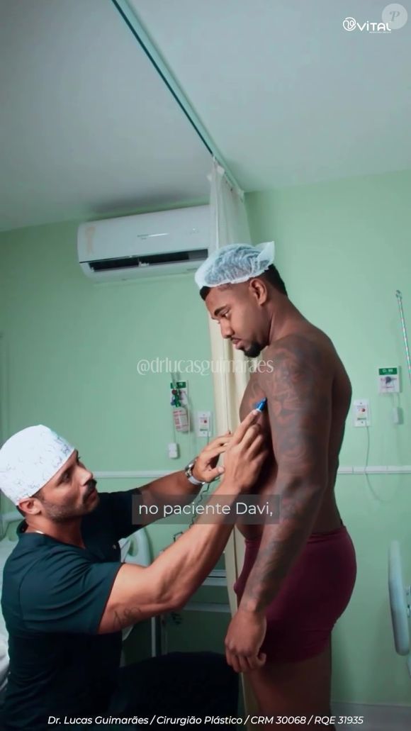 Davi Brito escolheu o doutor Lucas Guimarães, que se apresenta como expert em lipo HD, para fazer a operação