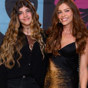 Sofia foi flagrada com a mãe recentemente em um show sertanejo