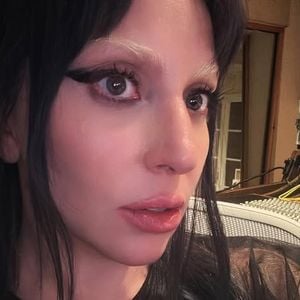 Lady Gaga brincou sobre o apelido Mother Monster ao imaginar como seria ter os próprios filhos: pequenos Little Monsters dentro de casa