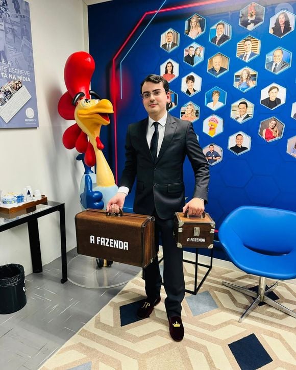 Dudu Camargo chegou a brincar com uma possível ida para 'A Fazenda' para instigar o público a votar nele