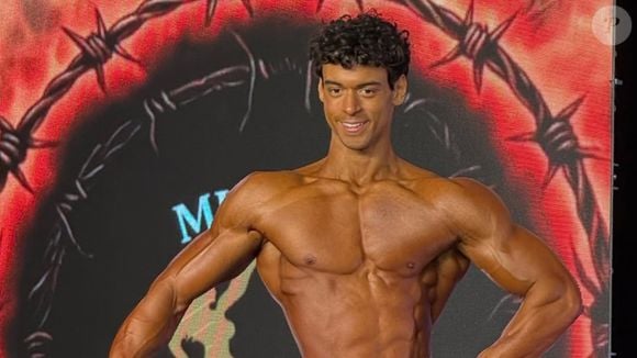 Filho de Xanddy e Carla Perez, de 22 anos, participa do bloco de carnaval com a mãe