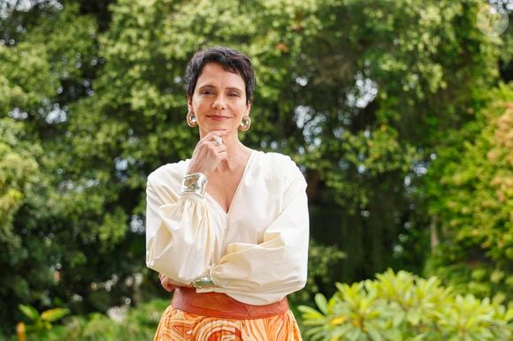 Sofisticada e cheia de personalidade, Celina (Malu Galli) usaria perfumes marcantes e refinados