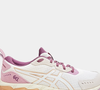 Com detalhes em branco, bege e rosa chá, o Tênis Asics Gel-Quantum 360 Ctw Feminino chama atenção por uma combinação de cores que lembra uma 'vitamina de banana com morango'