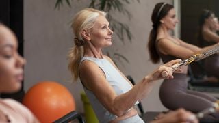 As instrutoras de Pilates concordam: ‘As mulheres que querem ter uma vida ativa a partir dos 60 anos precisam de treinamento de força para ativar os músculos do core’