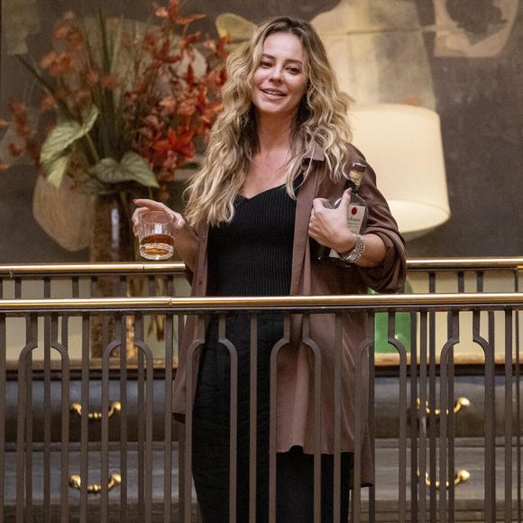 A atriz revelou surpresa com a recepção do público à personagem, uma mulher que enfrenta o alcoolismo em meio a dramas familiares