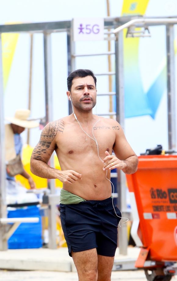 "Eu já diminuí minha harmonização. Agora sou um harmonizado consciente. Eu não tenho a menor questão com procedimento estético. Eu acho incrível e faço tudo", disse Rodrigo Sant'Anna